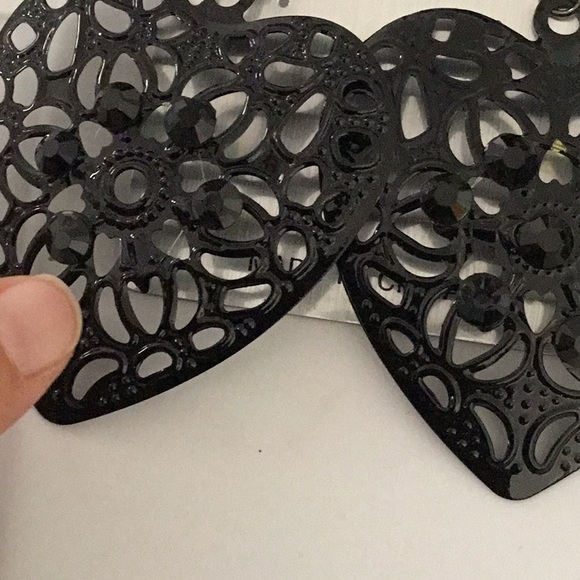 Filigree Dangle Heart Fashion Earrings - Picture 6 of 7